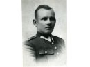 Fotografie: ppor. Marian Szachowicz w mundurze i fotokopie listu 