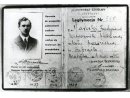Fotografia legitymacji urzędniczej Ferdynanda Mareckiego.