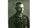Fotografie: Tadeusz Fiedorowicz w mundurze oraz na fot. grupowych.