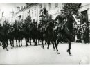 Fotografia z defilady kawalerii, pierwszy Tadeusz Eberhardt.