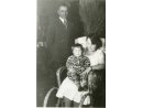 Fotografia rodzinna: Józef Wojniłowicz w cywilnym ubraniu.