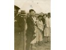 Fotografia zbiorowa: Władysław Łukasiak w mundurze post. PP.