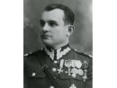 Fotografia: Wacław Iwaszkiewicz w mundurze majora z odznaczeniami.