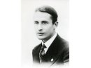 Fotografia: Józef Dzenajewicz w garniturze.