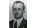 Fotografia: Zygmunt Oleksiewicz w garniturze.