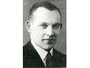 Fotografia: Józef Marian Wojciechowski w garniturze.