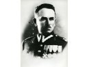 Fotografia: Zygmunt Szymański w mundurze majora z odznaczeniami.