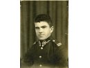 Fotografia: Władysław Kraciuk w mundurze kaprala podchorążego rezerwy piechoty. Na pagonie cyfra 