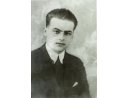 Fotografia: Wincenty Świetliński w garniturze.